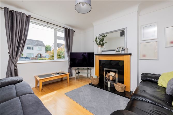 https://photos-a.propertyimages.ie/media/3/7/5/5002573/5252d1e1-d3c2-4075-8fa6-a8d30cdd987a_l.jpg