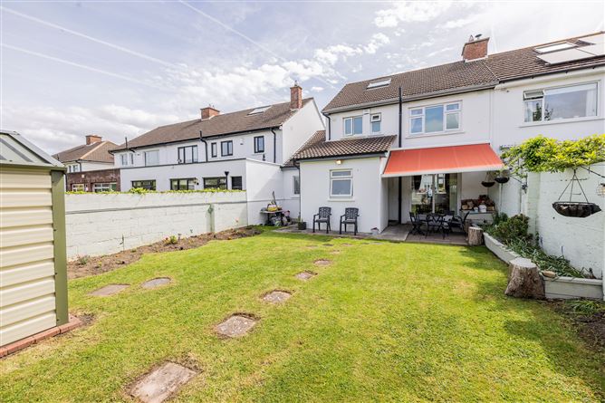 https://photos-a.propertyimages.ie/media/3/7/5/5002573/5252d1e1-d3c2-4075-8fa6-a8d30cdd987a_l.jpg