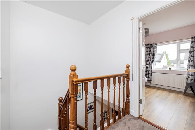 https://photos-a.propertyimages.ie/media/3/7/5/5002573/5252d1e1-d3c2-4075-8fa6-a8d30cdd987a_l.jpg