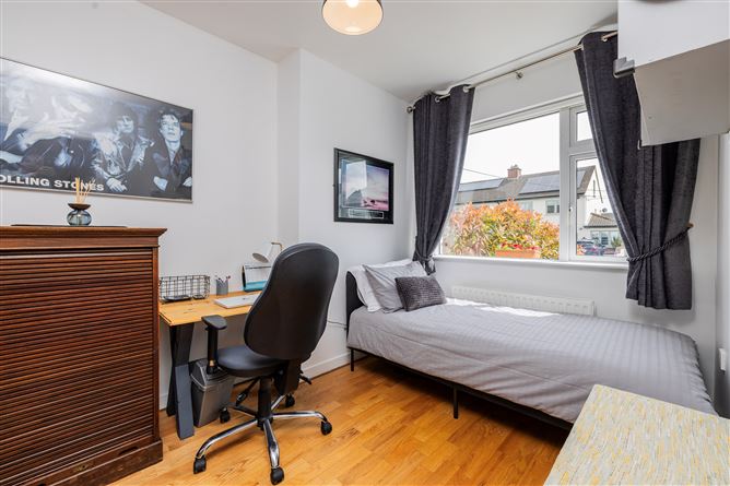 https://photos-a.propertyimages.ie/media/3/7/5/5002573/5252d1e1-d3c2-4075-8fa6-a8d30cdd987a_l.jpg