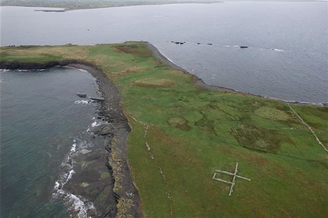 Photo 10 of 19 — Mutton Island, Quilty, Clare