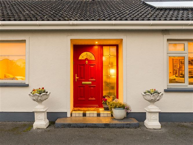 Lock View House, Ballyteage North, Kilmeague, Naas, Co. Kildare