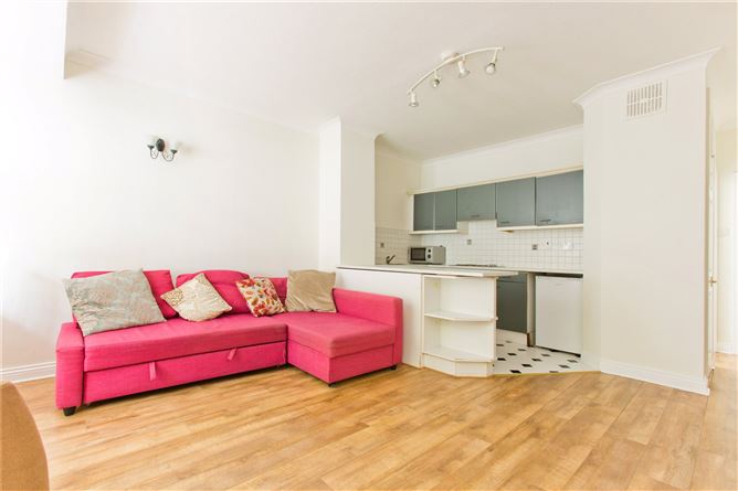 8 Riverside Walk, Clonskeagh Road, Dublin 6
