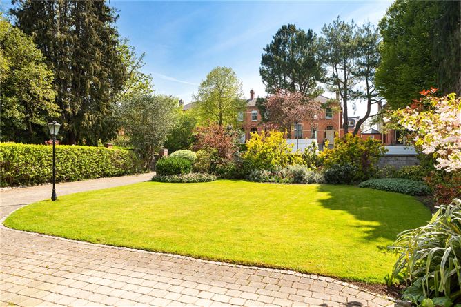 32 Ailesbury Road, Ballsbridge, Dublin 4
