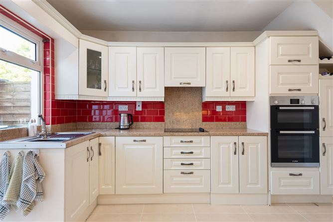 77 Meadowview Grove, Hillcrest, Lucan, Co. Dublin