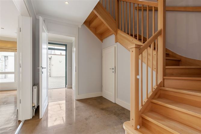https://photos-a.propertyimages.ie/media/3/7/6/5024673/a62d83d2-7c6e-408e-8ec6-cad350be9495_l.jpg