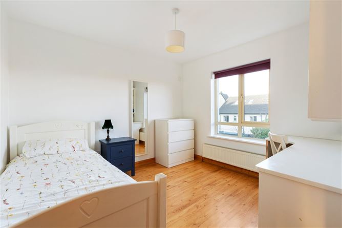 8 The Esplanade, Burkeen, Wicklow Town, County Wicklow