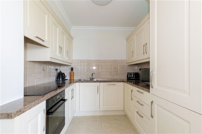 12 Aengus House, Dock Street, Galway