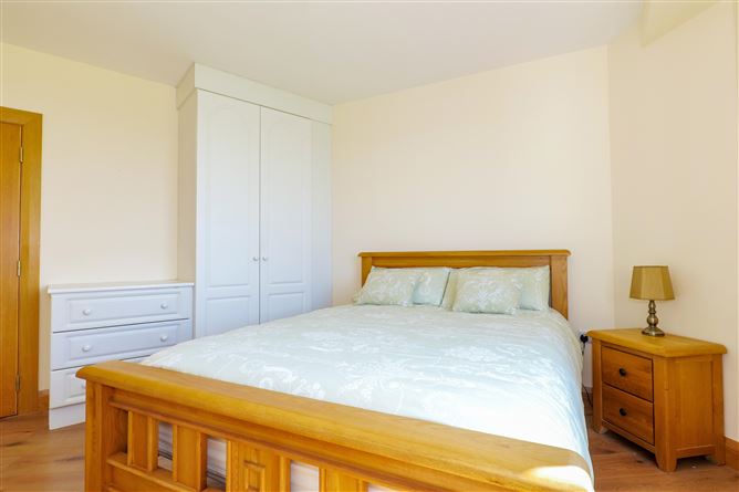 12 Aengus House, Dock Street, Galway
