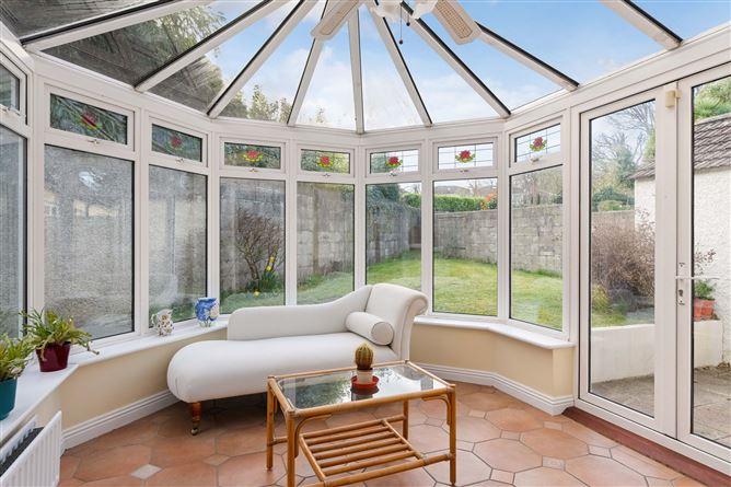 https://photos-a.propertyimages.ie/media/3/7/7/4909773/2210f800-cdc0-422e-af7a-c52e0a8d4e33_l.jpg