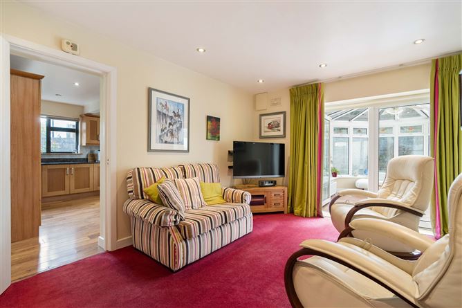 https://photos-a.propertyimages.ie/media/3/7/7/4909773/2210f800-cdc0-422e-af7a-c52e0a8d4e33_l.jpg
