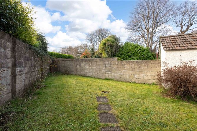 https://photos-a.propertyimages.ie/media/3/7/7/4909773/2210f800-cdc0-422e-af7a-c52e0a8d4e33_l.jpg