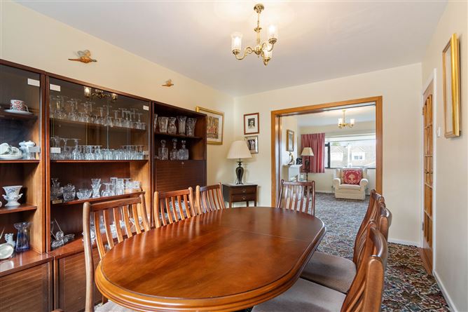 https://photos-a.propertyimages.ie/media/3/7/7/4909773/2210f800-cdc0-422e-af7a-c52e0a8d4e33_l.jpg