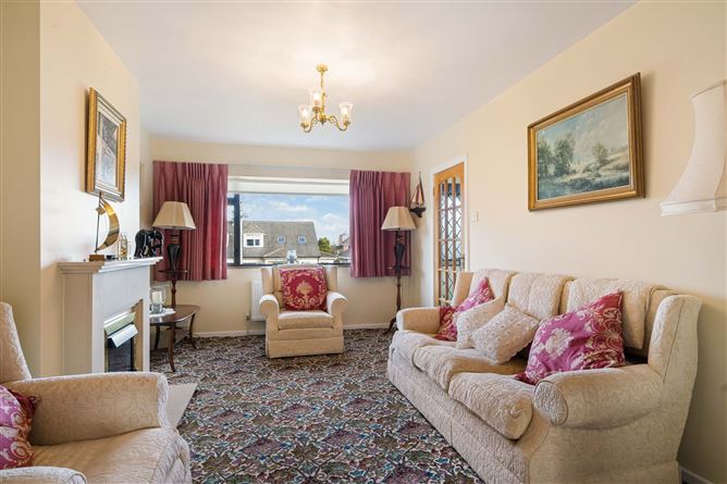 https://photos-a.propertyimages.ie/media/3/7/7/4909773/2210f800-cdc0-422e-af7a-c52e0a8d4e33_l.jpg