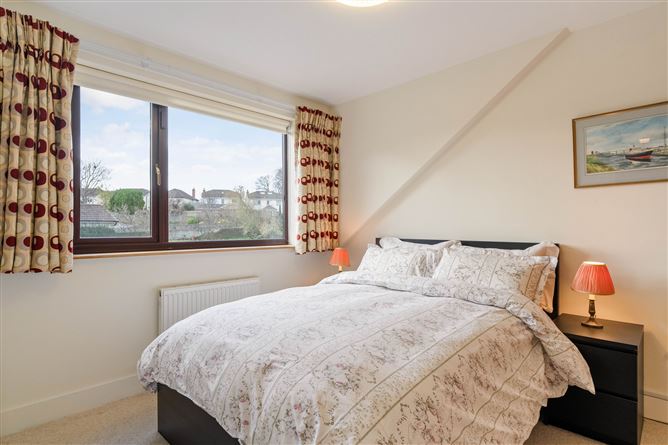https://photos-a.propertyimages.ie/media/3/7/7/4909773/2210f800-cdc0-422e-af7a-c52e0a8d4e33_l.jpg