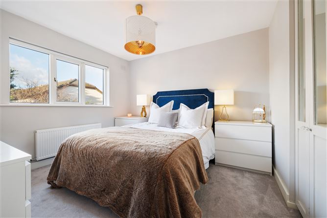 24 Pine Ave, Westminster Park, Foxrock, Dublin 18