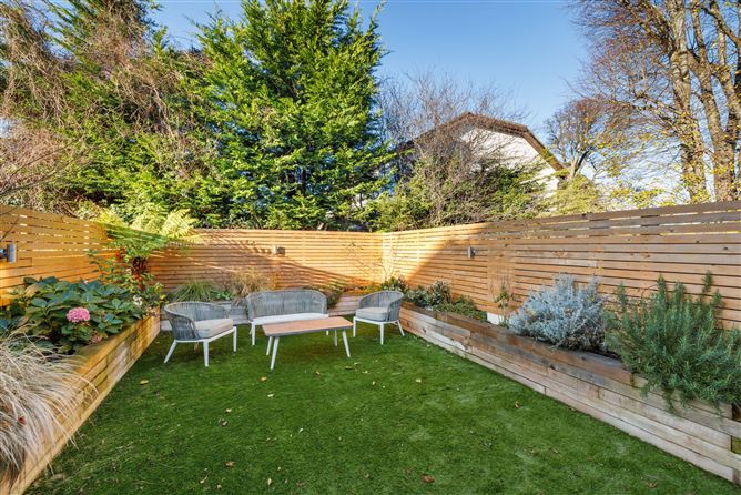 24 Pine Ave, Westminster Park, Foxrock, Dublin 18