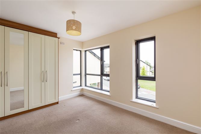 8 Dunard, Swords Road, Malahide, Co. Dublin