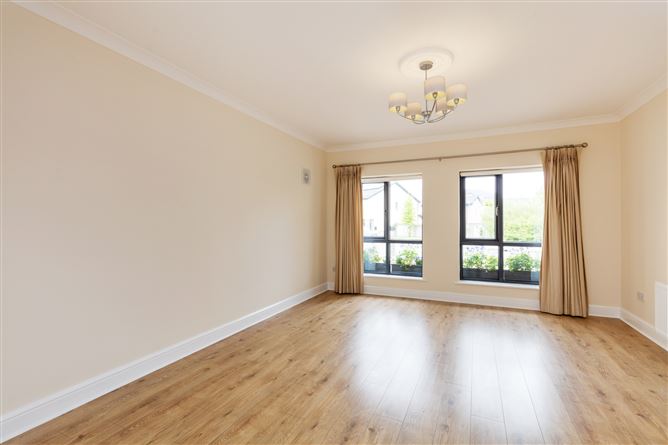 8 Dunard, Swords Road, Malahide, Co. Dublin