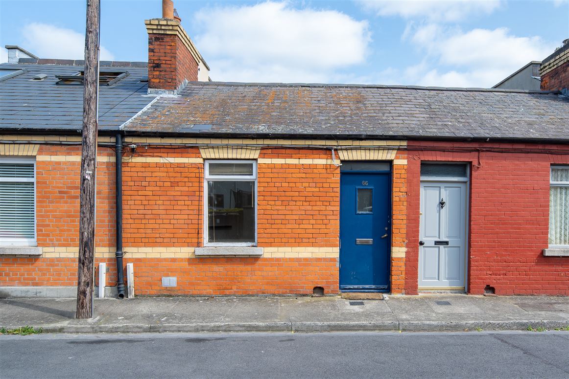 66 Ringsend Park, Ringsend, Dublin 4 Brock DeLappe Estate Agents
