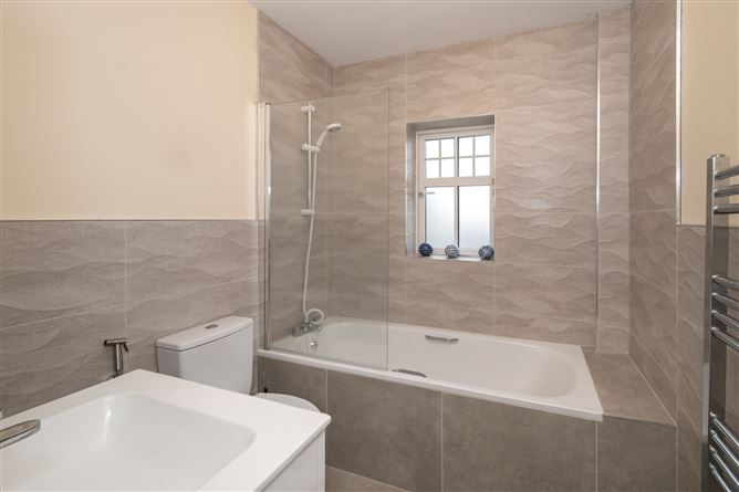 43 Elm Drive, Carrigaline, Cork