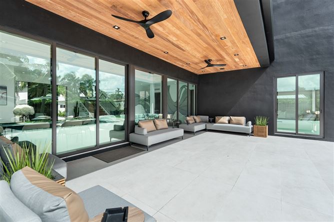 Photo 6 of 10 — Sage & Glass,Miami,Florida,USA
