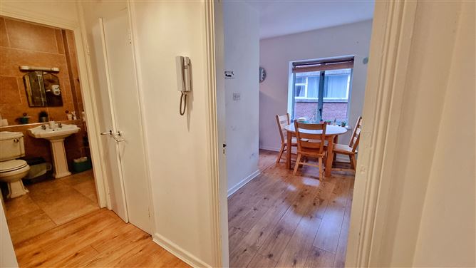22 Sprangers Yard, Crow Street, Temple Bar, Dublin 2