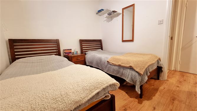 22 Sprangers Yard, Crow Street, Temple Bar, Dublin 2