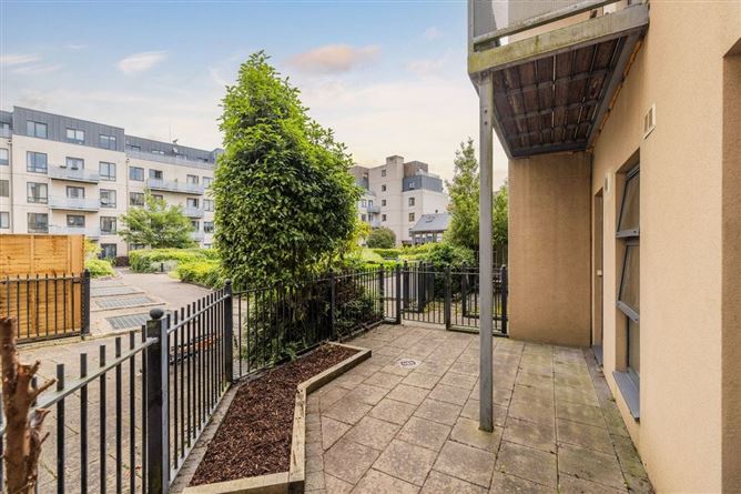 compass court south, royal canal park, Ashtown,   Dublin 15, D15 F102