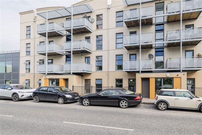 compass court south, royal canal park, Ashtown,   Dublin 15, D15 F102