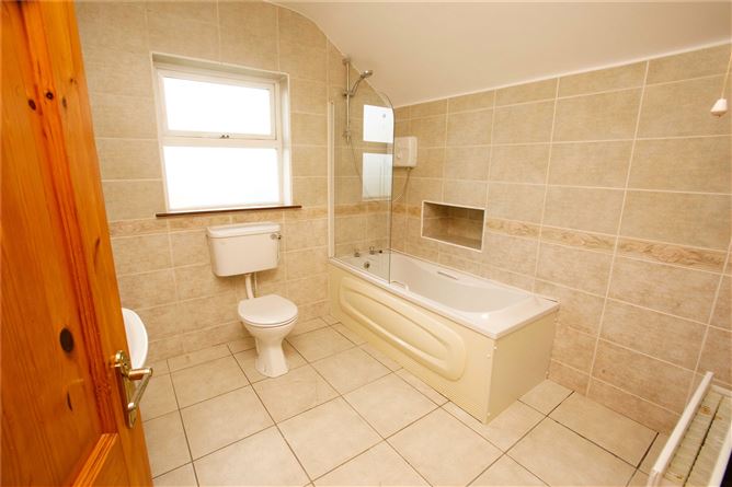 3 Castle Court, Castlegregory, Co. Kerry