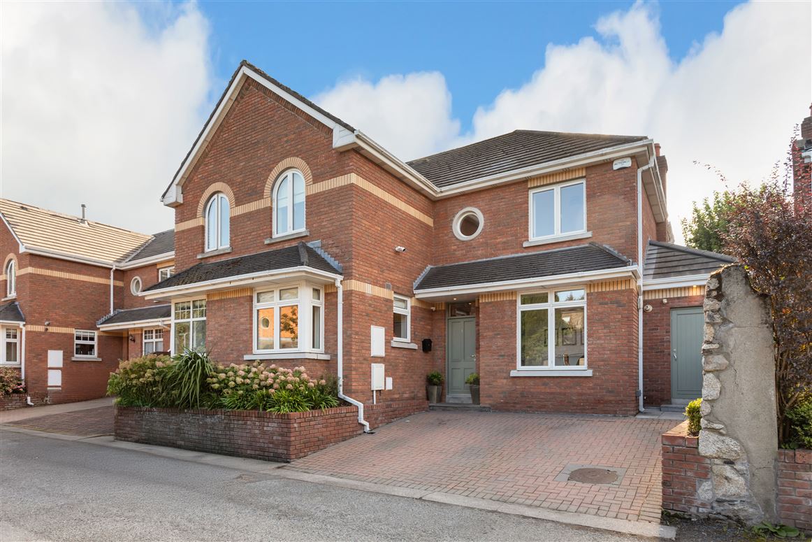 1 Carlton Mews, Ballsbridge, Dublin 4