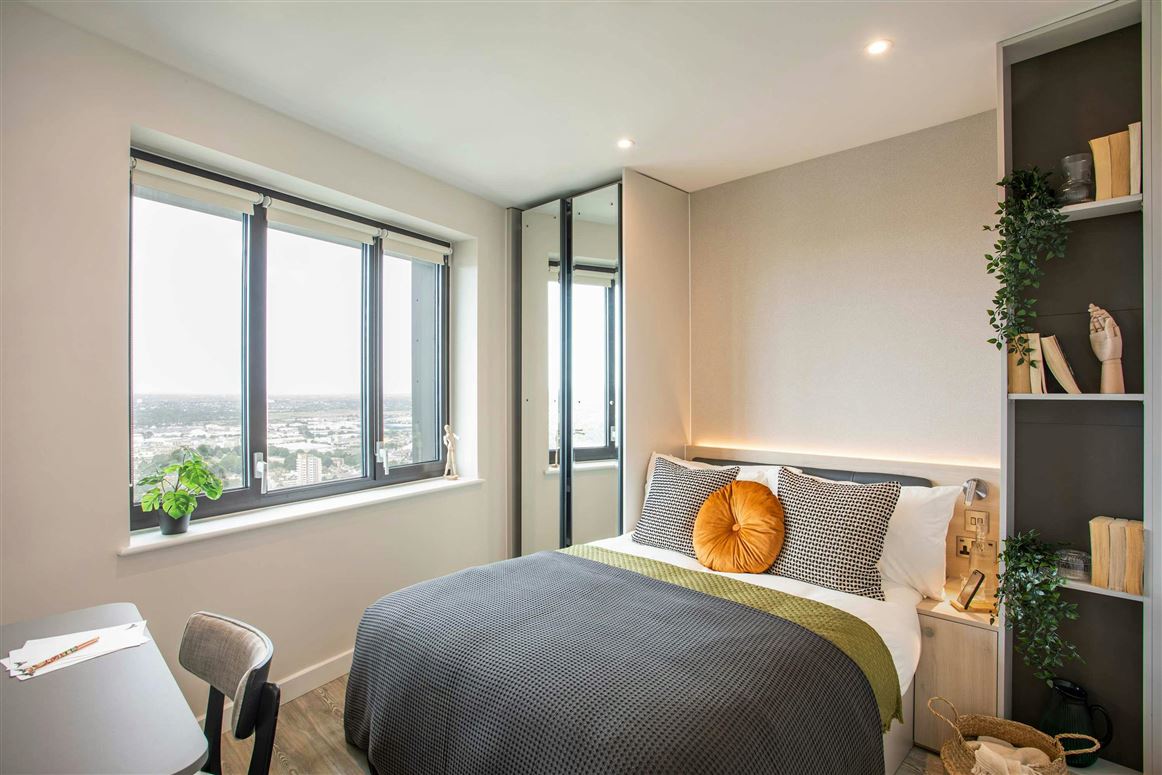 The Uptown Den,Croydon,Greater London,United Kingdom