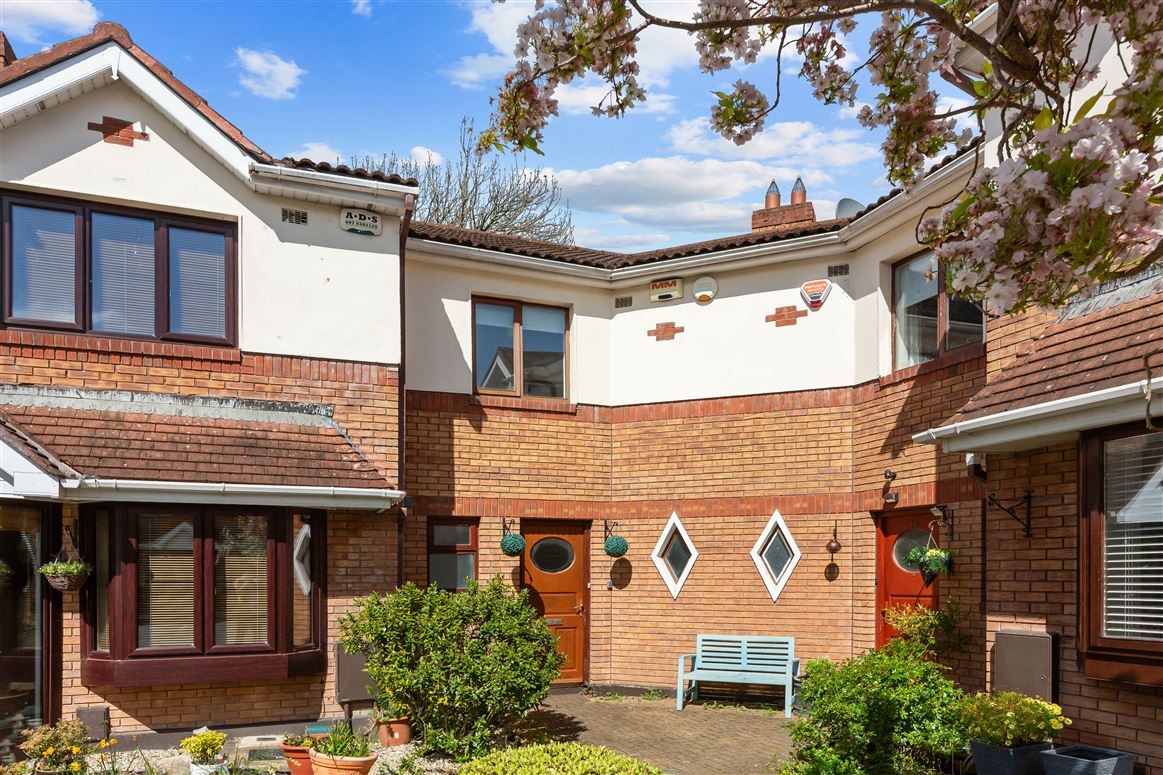 13 Pine Grove, Templeogue, Dublin 16