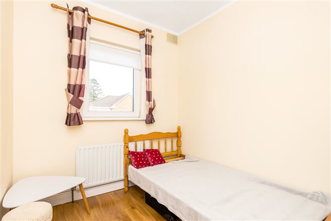 3 Fort Village, Cavan