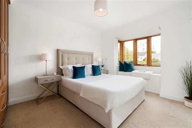 34 The Village Gate, Dalkey, Co. Dublin
