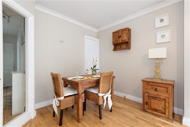 11 Monkstown Square, Monkstown, County Dublin