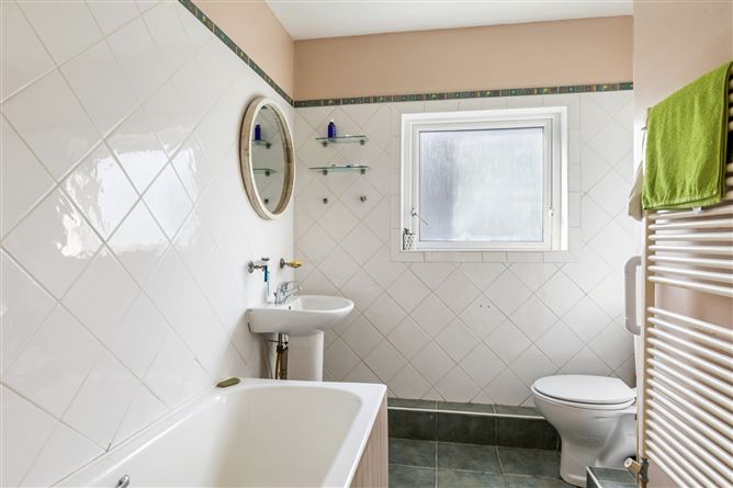 37 Arnold Grove, Glenageary, County Dublin