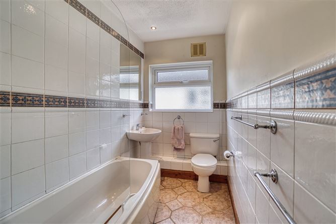 17 Bayview Court, Killiney, County Dublin
