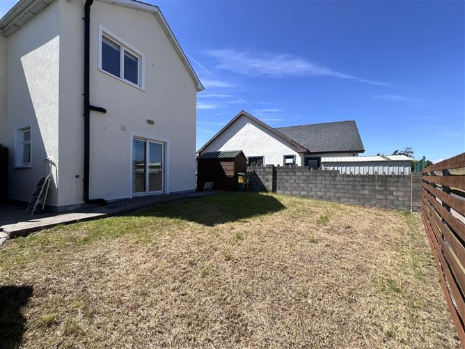 34 Lady`s Abbey, Ardfinnan, County Tipperary