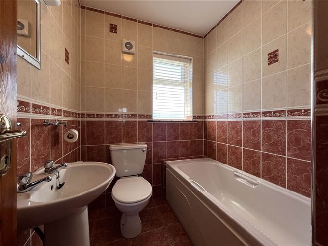 34 Lady`s Abbey, Ardfinnan, County Tipperary