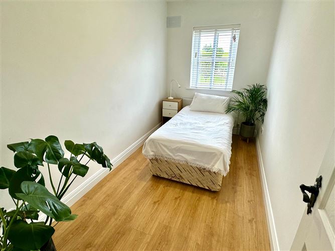8, Flannery Terrace, Gurteen, Co. Sligo