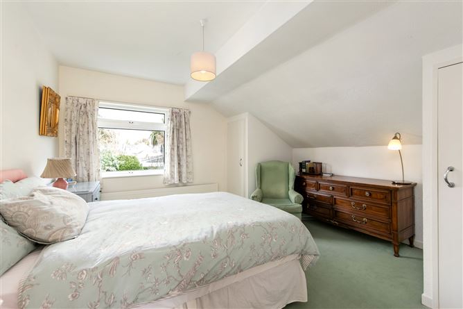 2 Kerrymount Green, Foxrock, Dublin 18