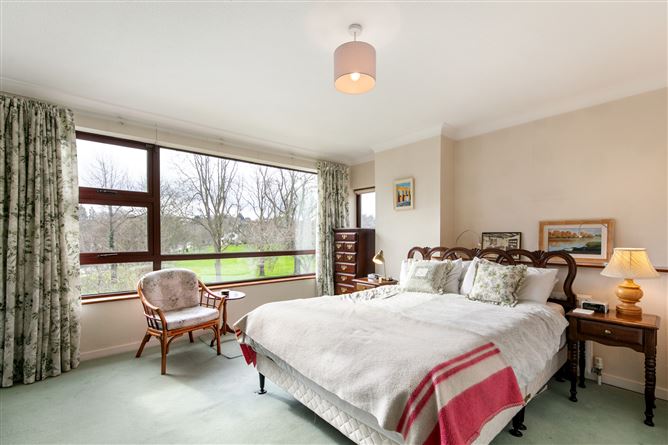 2 Kerrymount Green, Foxrock, Dublin 18