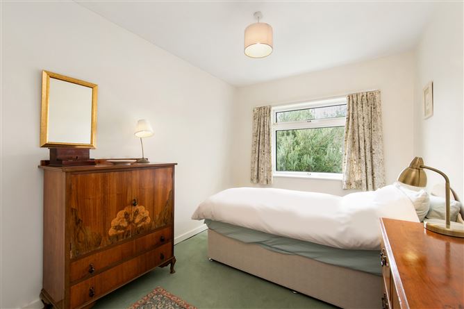 2 Kerrymount Green, Foxrock, Dublin 18