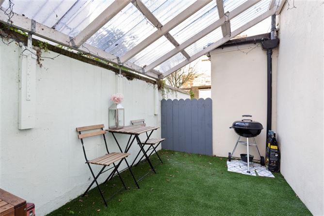 15 Brighton Gardens, Rathgar, Dublin 6