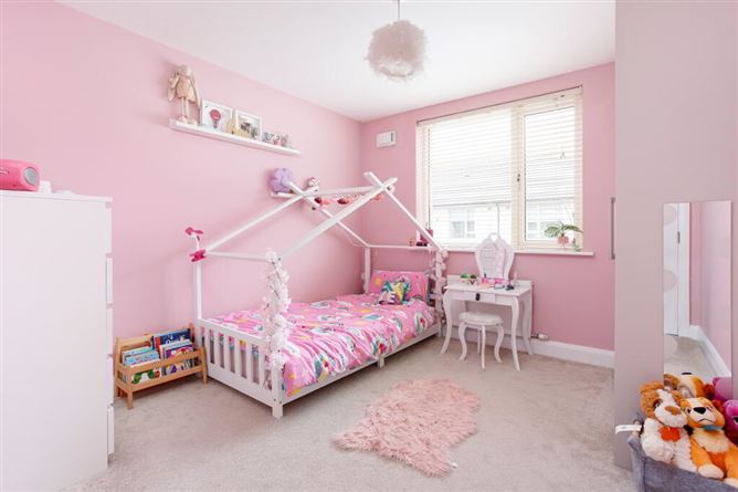 8 Stratton Square, Adamstown, Lucan, Dublin