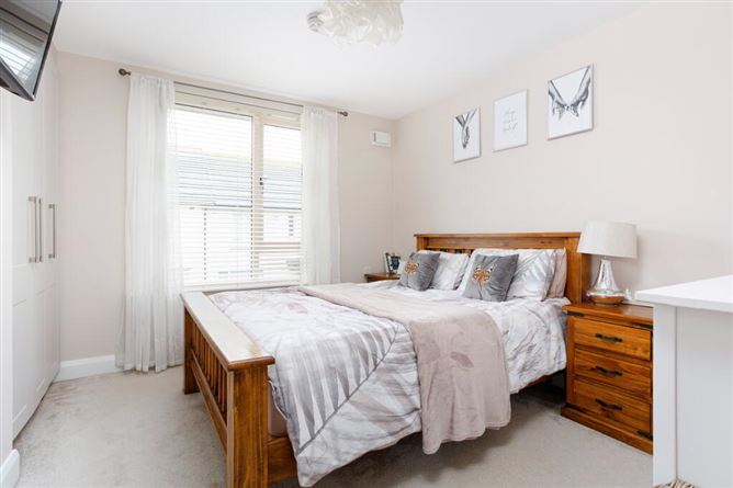 8 Stratton Square, Adamstown, Lucan, Dublin