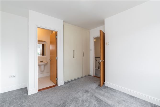 4 Hunters Avenue, Hunters Wood, Ballycullen, Dublin 24