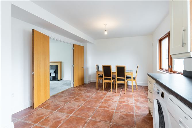 4 Hunters Avenue, Hunters Wood, Ballycullen, Dublin 24